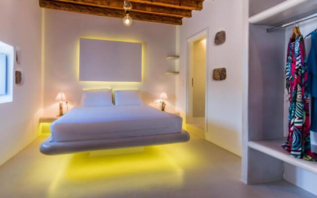 Plaka Suites