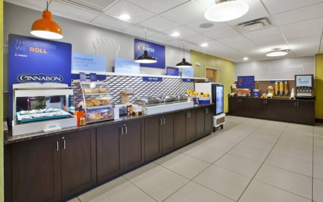 Holiday Inn Express & Suites Geneva Finger Lakes by IHG