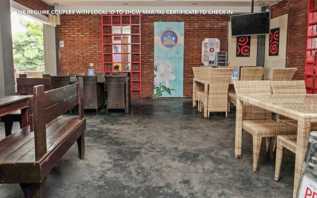 ZEN Rooms near Stasiun Kota Baru