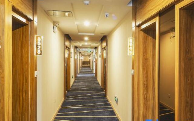 Future Hotel Xinyang Gongqu Road Branch