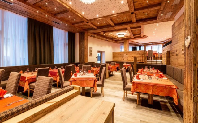 Lady Maria Hotel & Resort