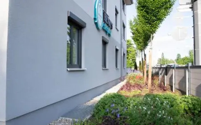 Henrys Sleeping am Augsburger Eiskanal