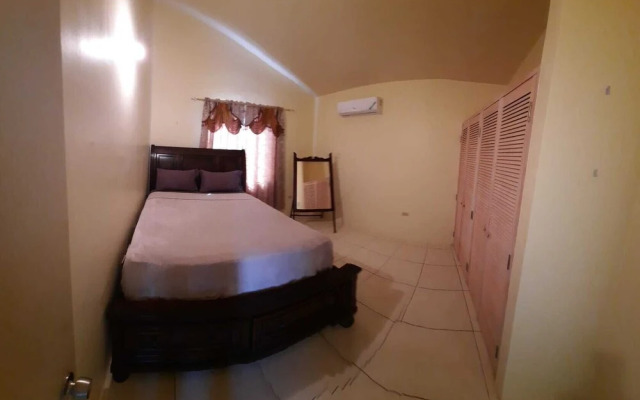Charming 2-bed House in Portmore Gated Community
