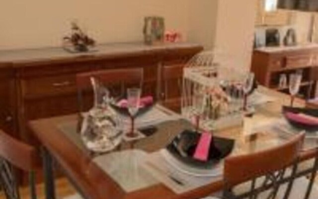 Zizis Place