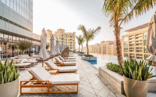 Sea View Luxurious Studio