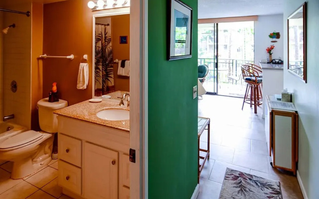 Oceanview Kailua-kona Condo With Private Balcony!