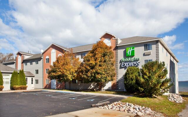 Holiday Inn Express St. Ignace-Lake Front by IHG