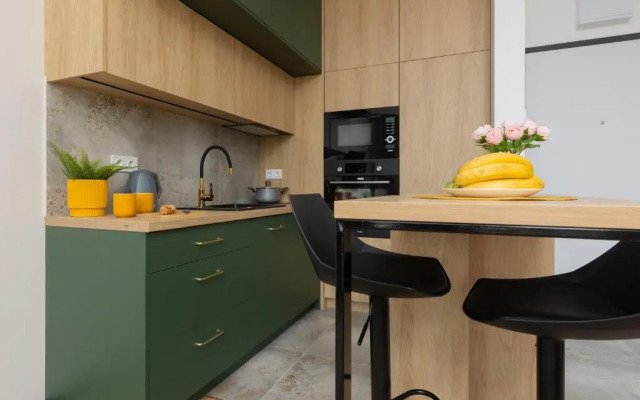 Home Factory Estate Praga Kotsisa by Renters