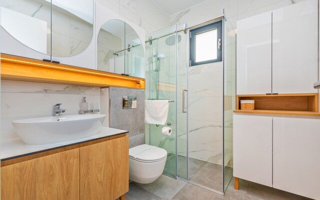 Ragusa Sea View apartment by DuHomes