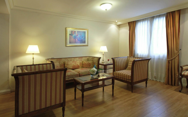 Melia Recoleta Plaza