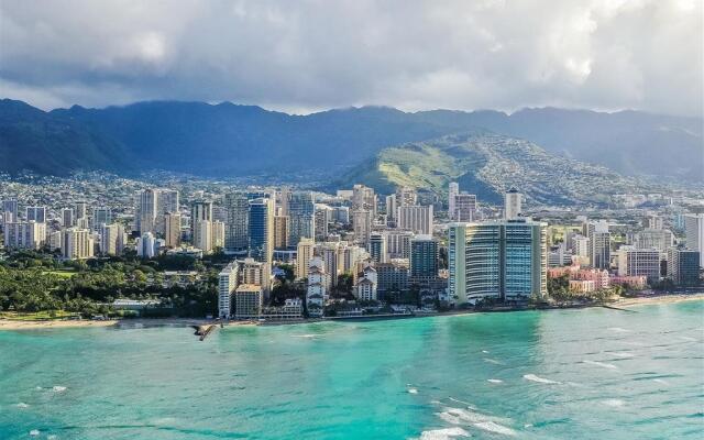 Embassy Suites by Hilton Waikiki Beach Walk