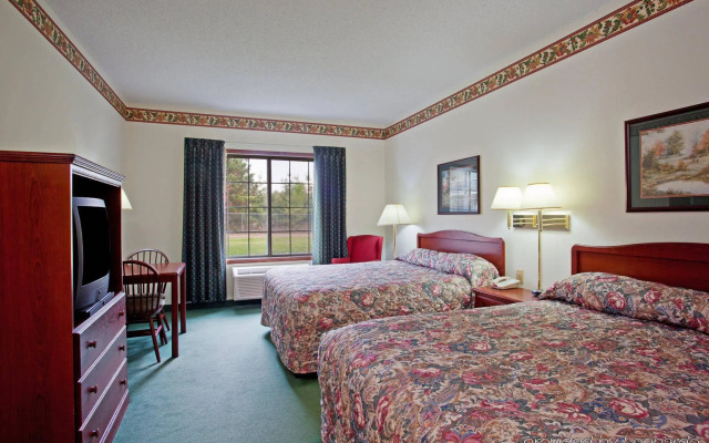 Country Inn & Suites by Radisson, Elk River, MN