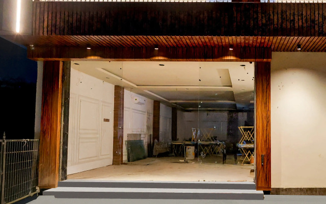 Super Townhouse Sarai Metro Station Formerly Palla