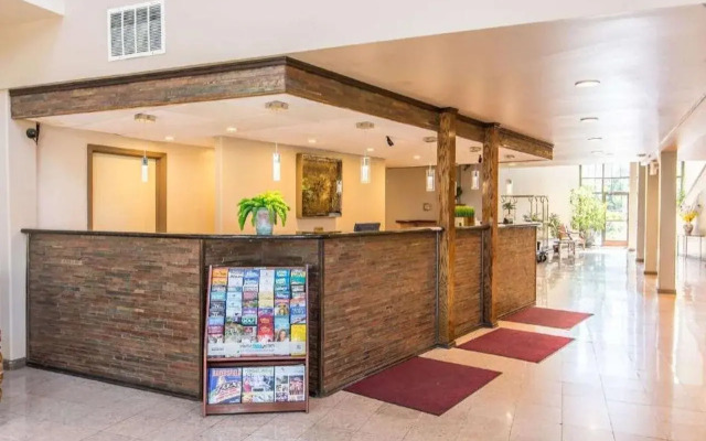 Clarion Hotel Bakersfield North