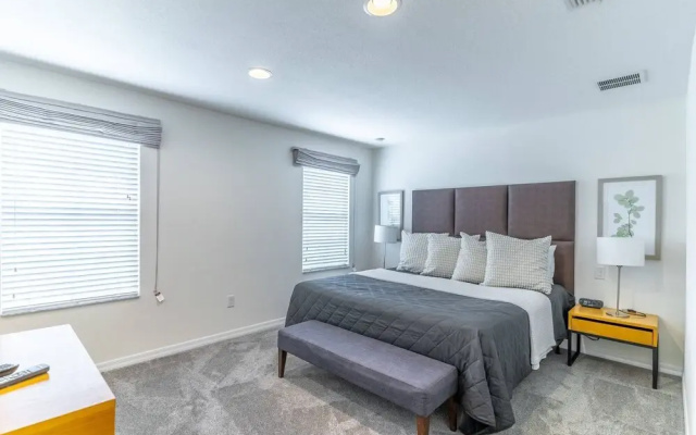 3027 Encantada