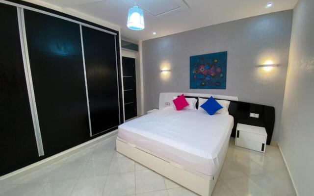Luxurious apartment close to the sea
