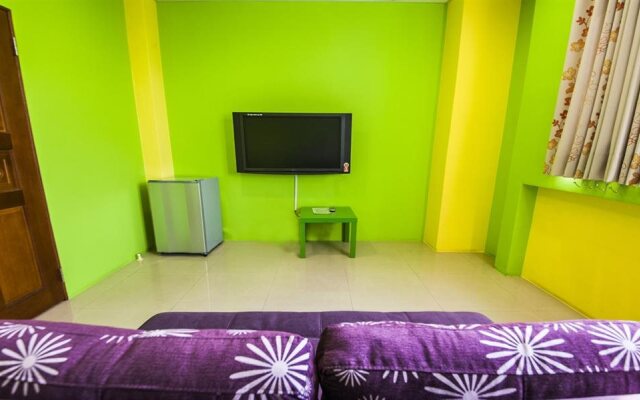 Hualien Train Station Backpackers Hostel