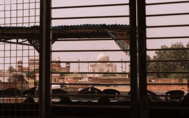Joey's Hostel Agra