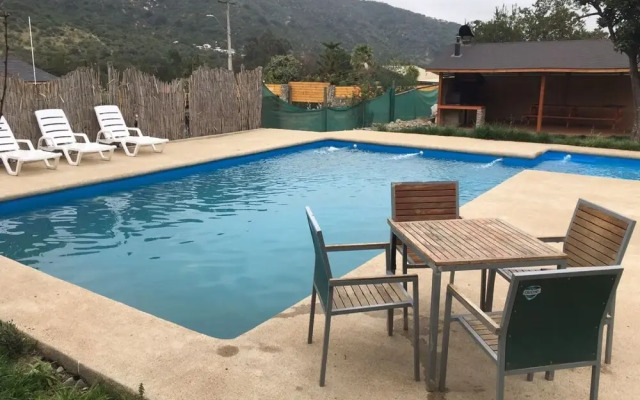Casa con Piscina en Olmue