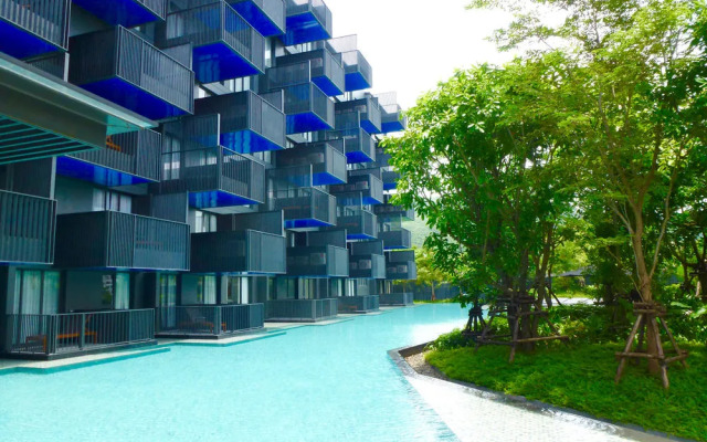 The Deck Condominium by Lofty