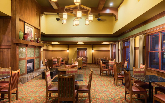 The Q Hotel And Suites