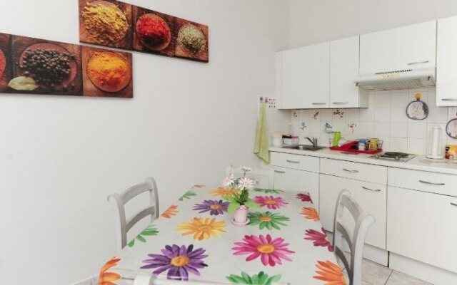 Le Romantica Dante - 5 Stars Holiday House