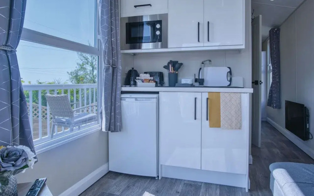 The Studio - 1 Bedroom Cabin - Amroth
