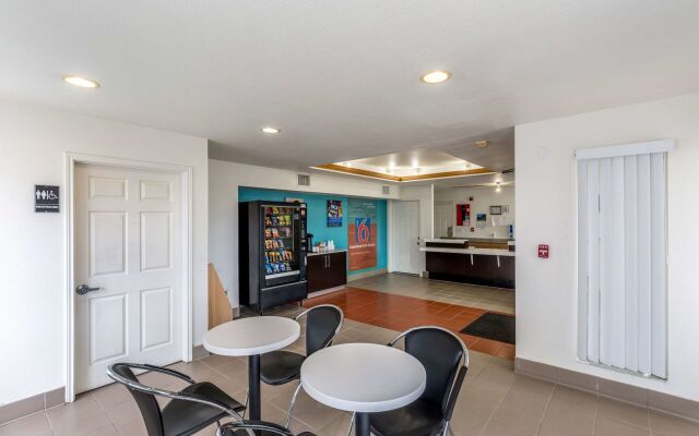 Quality Inn & Suites Port Lavaca near Lighthouse Beach