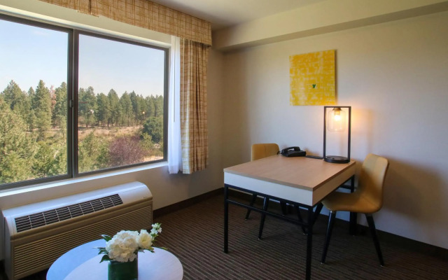 Oxford Suites Spokane Valley