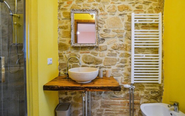 Stunning Home in Arezzo With 5 Bedrooms, Jacuzzi and Wifi