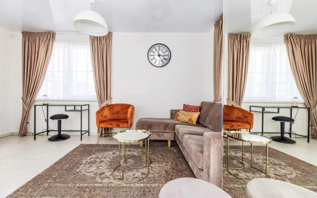 Bright 2bedroom home @terrace+parking, by Cohost