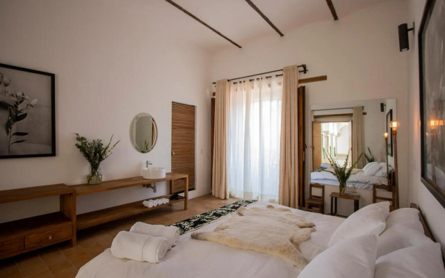 Hotel Sin Nombre