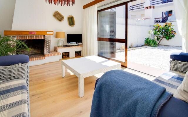 Soothing Holiday Home in Ferrel near Baleal Island