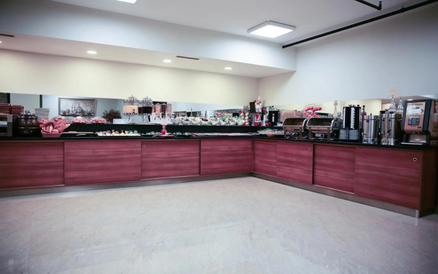 Golden Lounge Hotel
