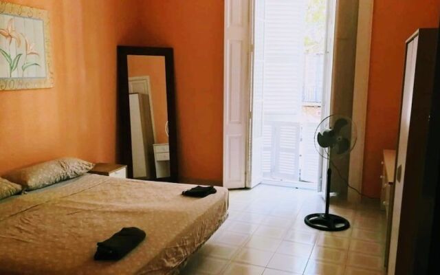 Hostal Marqués del Campo - Hostel