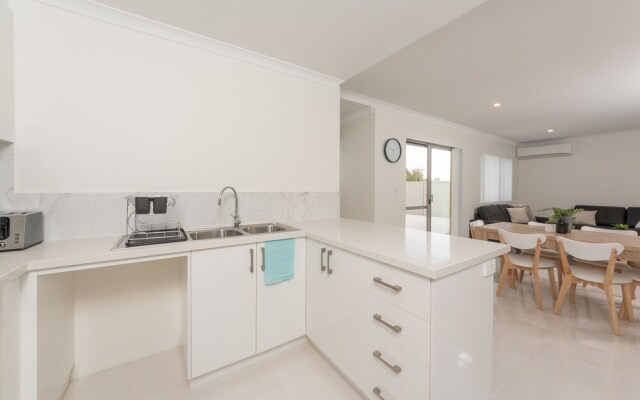 Eliza Park Suites 21
