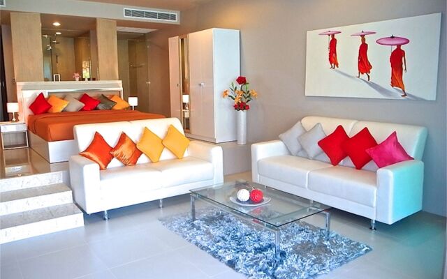 Luxury Apartment at Karon Hill