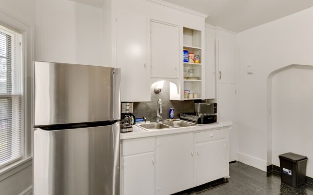 Charming Buffalo Apartment: 2 Mi to Downtown