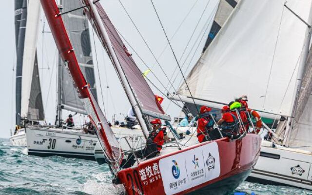 Sanya Yomovo – Bridge House Art Inn