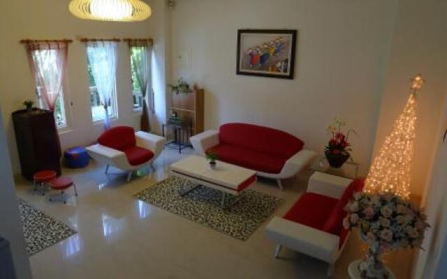 World Art Homestay