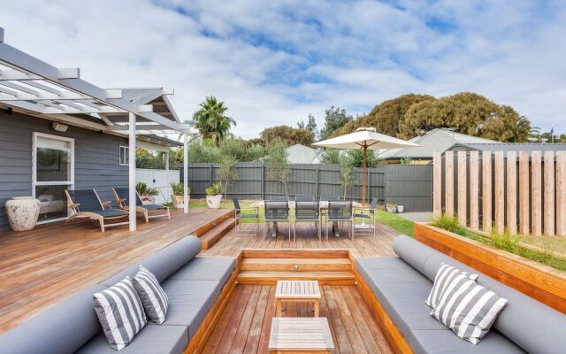 The Deck on Donalda