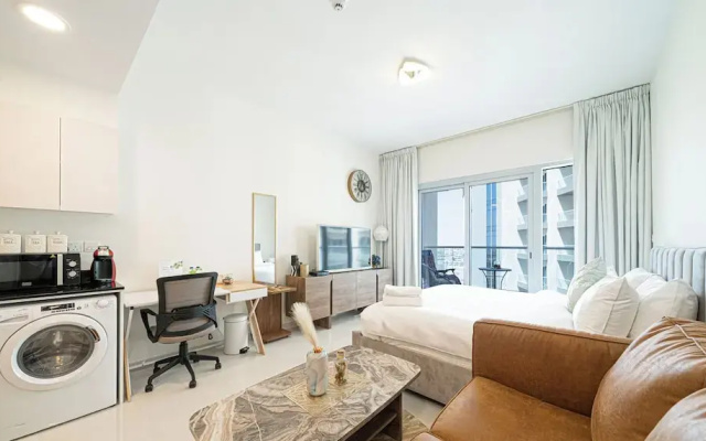 Viridis Residence Cozy Studio Living