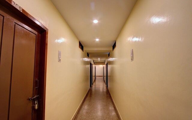 OYO 22503 Hotel Residency Gate