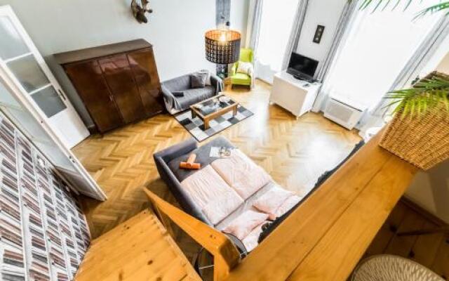 Park View Apartment with Sauna, A/C