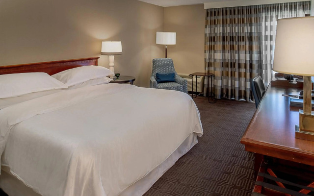 Sheraton Westport Chalet Hotel St. Louis