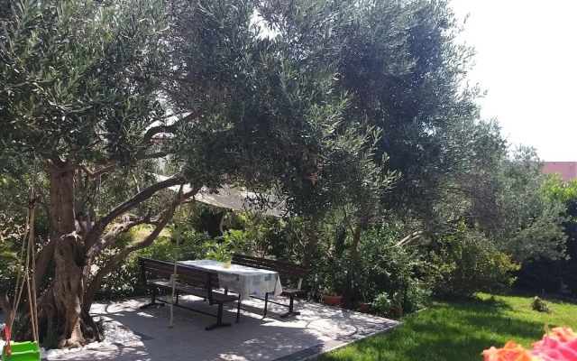 Modern Apartment in Kastel Stafilic With Fenced Garden