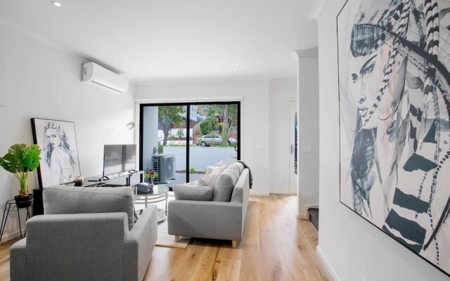 92 Brand New Doncaster Local House