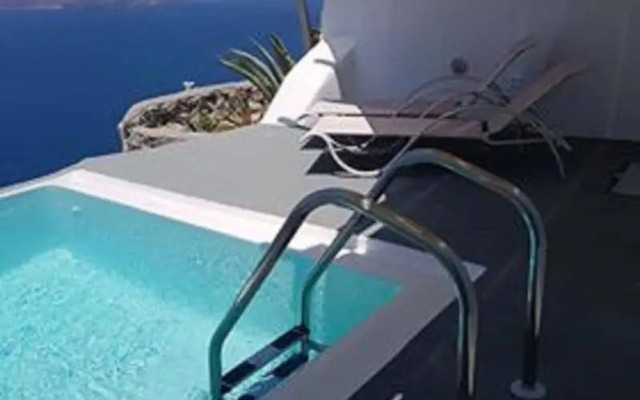Adamant Suites