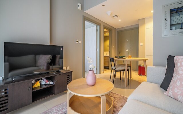 Business Bay's Coziest Hideaway With Balcony