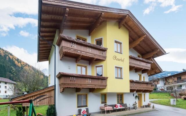 Wooden Apartment in Hainzenberg near Ski Bus